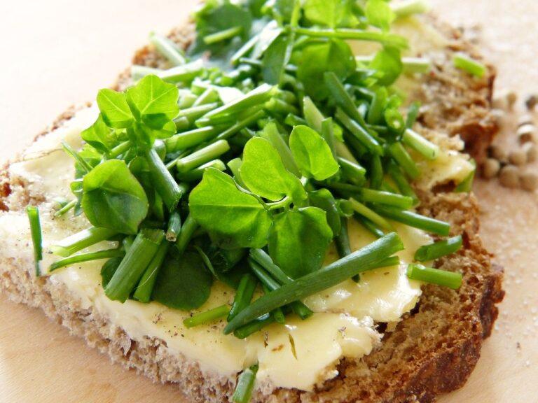 watercress, chives, butter bread-2148629.jpg